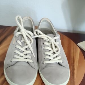 Ecco Soft Gray Sneakers size 9
